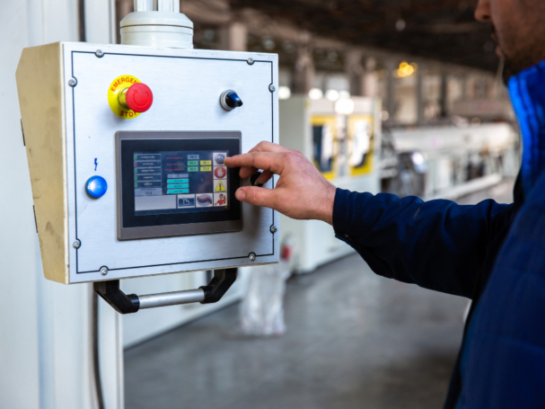 worker-uses-control-panel-factory
